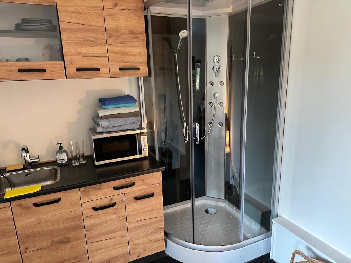 B&B De Wiekeborg Oude Pekela エクステリア 写真